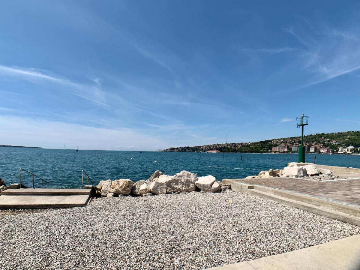 Bellavista Houseboat Apartment Portorose Buitenkant foto